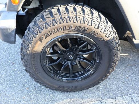 Used 2017 Jeep Wrangler Unlimited Sport w/ Connectivity Group image 4