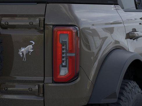 New 2025 Ford Bronco Outer Banks w/ Sasquatch Package AWD/4WD image 23