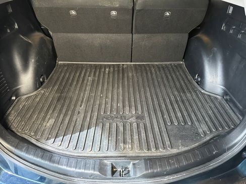 Used 2018 Toyota RAV4 LE w/ All Weather Liner Package AWD/4WD image 22