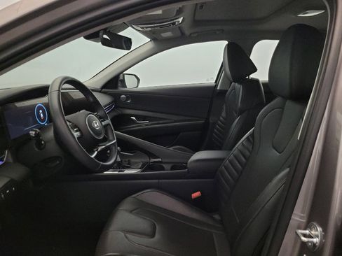 Used 2023 Hyundai Elantra Limited FWD image 17