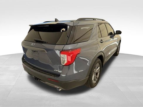 Used 2021 Ford Explorer XLT w/ Equipment Group 202A AWD/4WD image 6