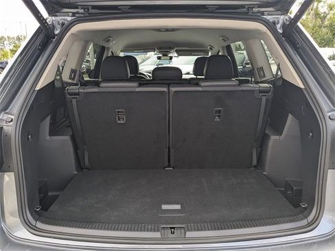 Used 2025 Volkswagen Atlas SE image 12