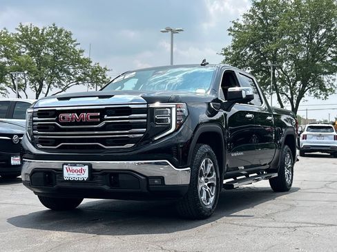 Used 2022 GMC Sierra 1500 SLT AWD/4WD image 2
