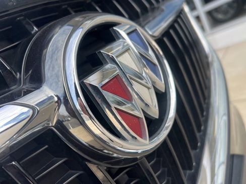 Used 2018 Buick Enclave Essence w/ Trailering Package image 41