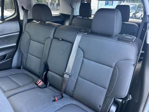 Used 2022 GMC Acadia SLE w/ Driver Convenience Package FWD image 18