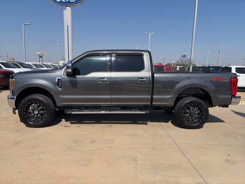 Used 2019 Ford F250 XLT w/ XLT Premium Package image 2