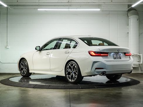 Used 2026 BMW 330i Sedan RWD image 4