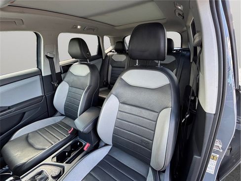 Used 2023 Volkswagen Taos SEL image 15