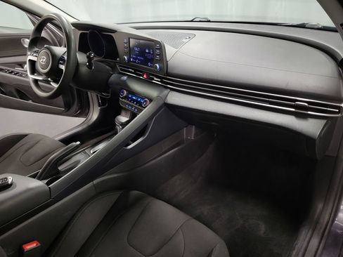 Used 2022 Hyundai Elantra SEL FWD image 28