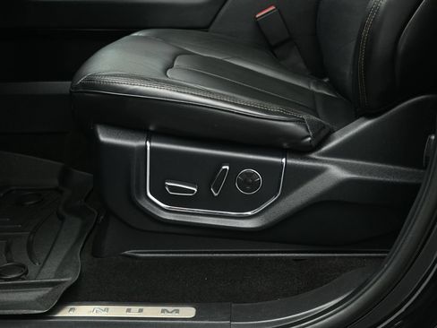 Used 2019 Ford Expedition Platinum RWD image 11