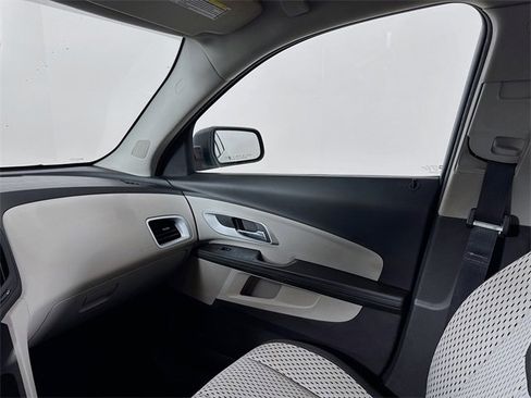 Used 2011 Chevrolet Equinox LS image 21