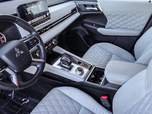 Used 2022 Mitsubishi Outlander SEL image 18