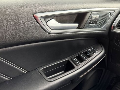 Used 2023 Ford Edge ST image 17