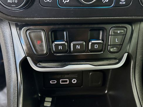 Used 2021 GMC Terrain SLE w/ Driver Convenience Package image 20