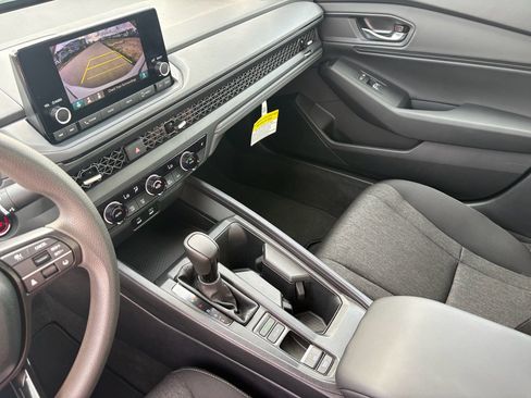 Certified 2025 Honda Accord SE image 15