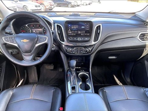 Used 2023 Chevrolet Equinox Premier image 7