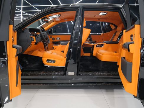 Used 2025 Rolls-Royce Phantom Sedan image 37