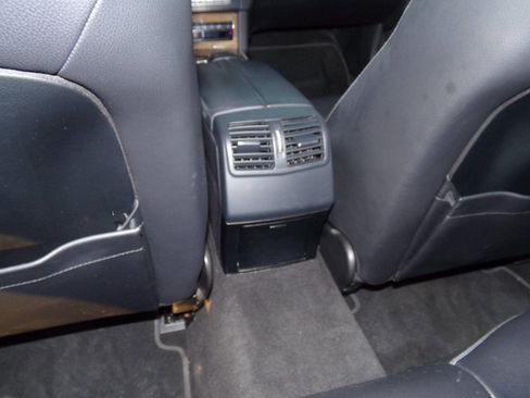 Used 2014 Mercedes-Benz E 350 4MATIC Sedan image 10