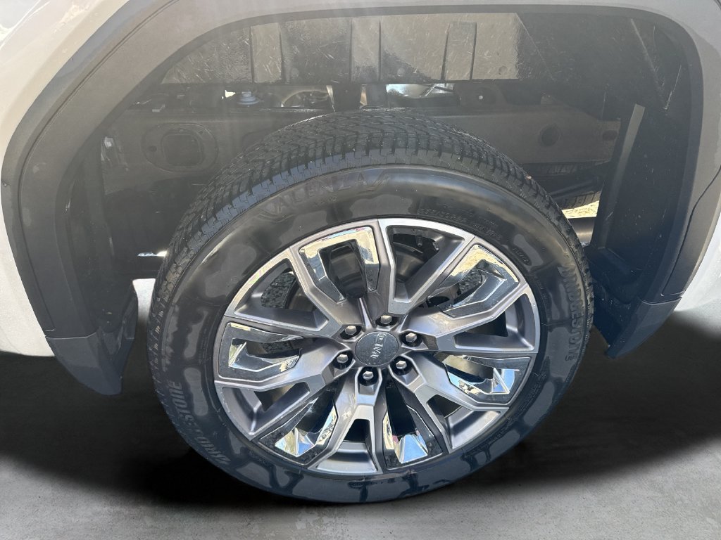 Used 2024 GMC Sierra 1500 Denali w/ Denali Reserve Package AWD/4WD image 14