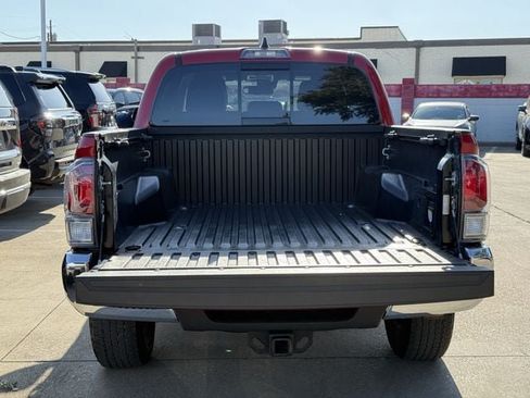 Used 2021 Toyota Tacoma TRD Off-Road AWD/4WD image 33