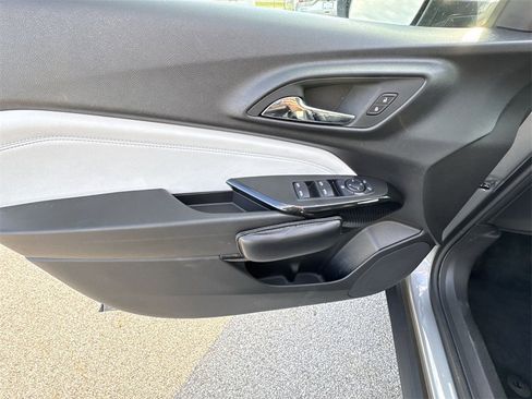 Used 2024 Chevrolet Trax LT w/ Driver Confidence Package image 15