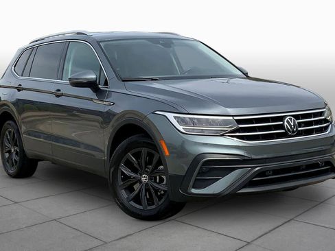 Used 2024 Volkswagen Tiguan SE FWD image 3