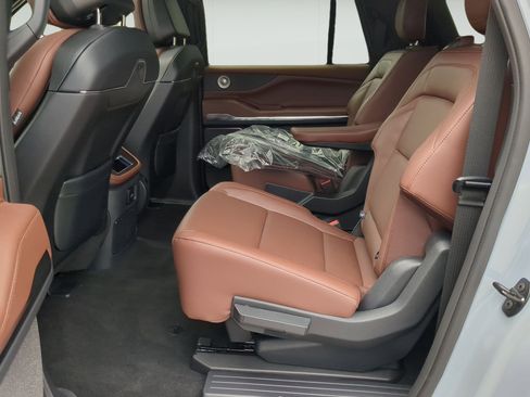 New 2026 Lincoln Navigator L Reserve AWD/4WD image 22