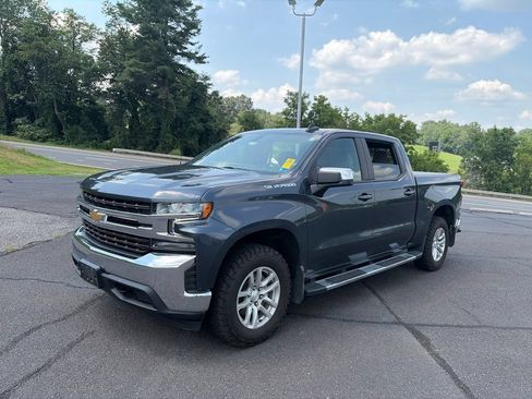 Used 2022 Chevrolet Silverado 1500 LT w/ Bed Protection Package AWD/4WD image 4