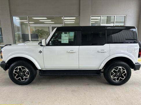 Certified 2025 Ford Bronco Outer Banks image 4