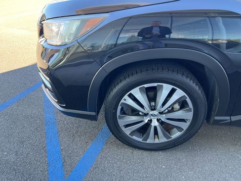 Used 2019 Subaru Ascent Premium image 3