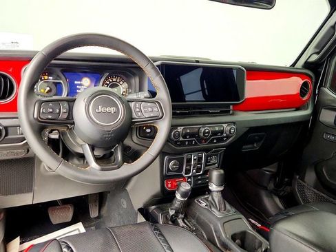 Used 2024 Jeep Gladiator Sport AWD/4WD image 12