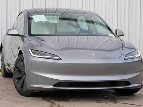 Used 2024 Tesla Model 3 Long Range image 4