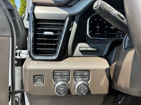 Used 2024 GMC Sierra 2500 Denali w/ Denali Reserve Package AWD/4WD image 28