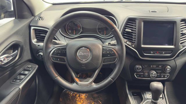 Used 2021 Jeep Cherokee Latitude Lux w/ Comfort/Convenience Group FWD image 21