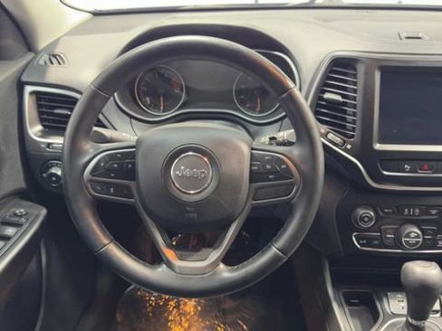Used 2021 Jeep Cherokee Latitude Lux w/ Comfort/Convenience Group FWD image 21