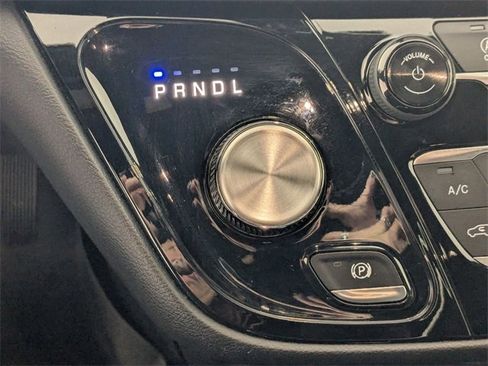 Used 2018 Chrysler Pacifica Touring Plus w/ S Appearance Package image 24