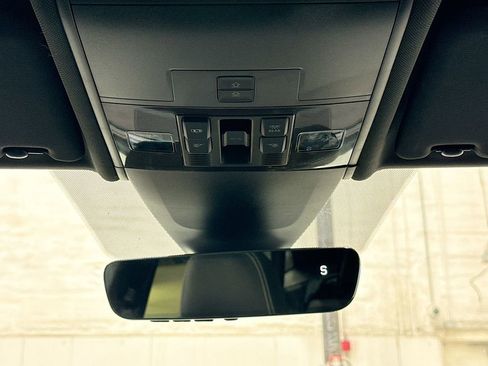 Used 2022 Volkswagen Atlas Cross Sport SEL R-Line image 24