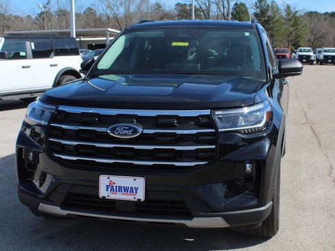 Used 2025 Ford Explorer Active w/ Active Comfort Package RWD image 5