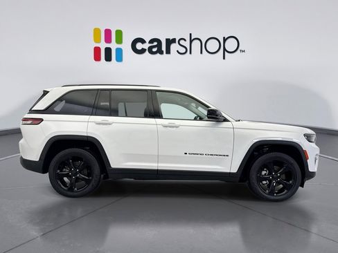 Used 2023 Jeep Grand Cherokee Limited w/ Black Appearance Package image 6