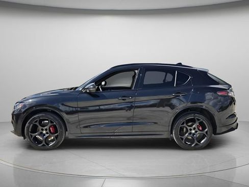 Used 2024 Alfa Romeo Stelvio AWD image 3