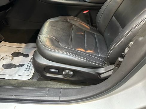 Used 2014 Ford Taurus SEL w/ Equipment Group 201A image 13