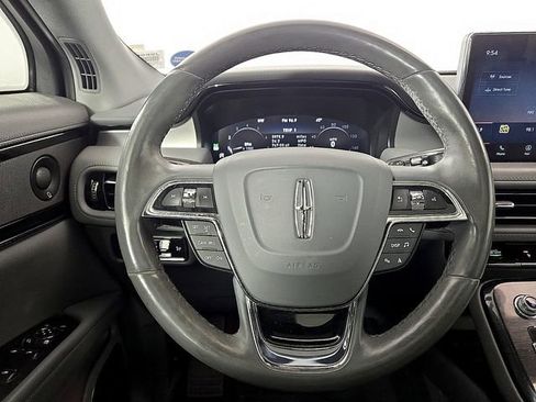 Certified 2022 Lincoln Nautilus Reserve w/ Luxury Package image 20