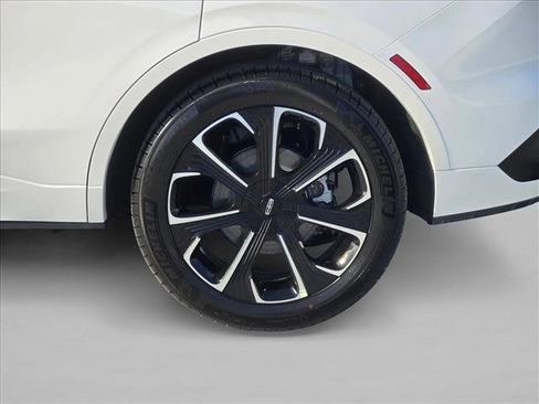 New 2026 Lincoln Nautilus Reserve image 9