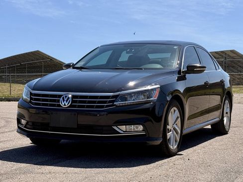 Used 2018 Volkswagen Passat 2.0T SE w/ SE Lighting Package FWD image 1