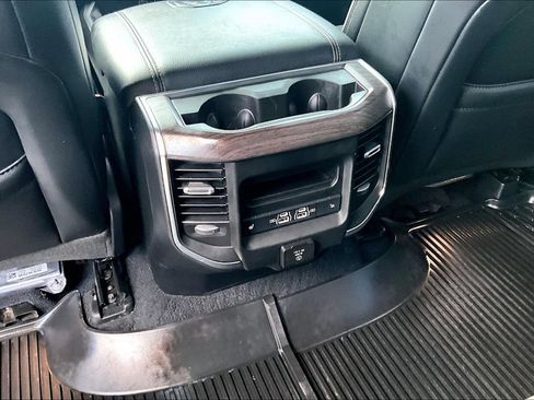 Used 2025 RAM 1500 Laramie AWD/4WD image 33