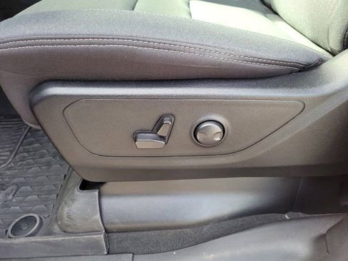 Used 2023 RAM 1500 Big Horn RWD image 21