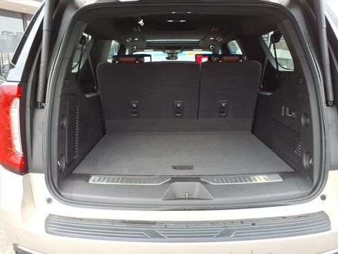 Used 2023 GMC Yukon XL Denali Ultimate image 14