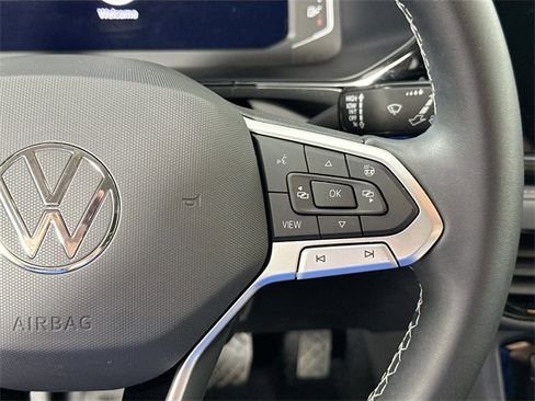 Used 2022 Volkswagen Taos SEL image 23