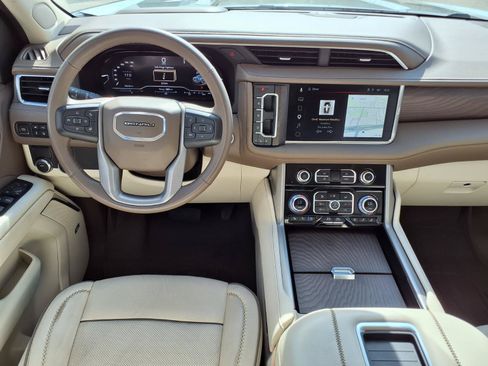 Used 2023 GMC Yukon Denali RWD image 12