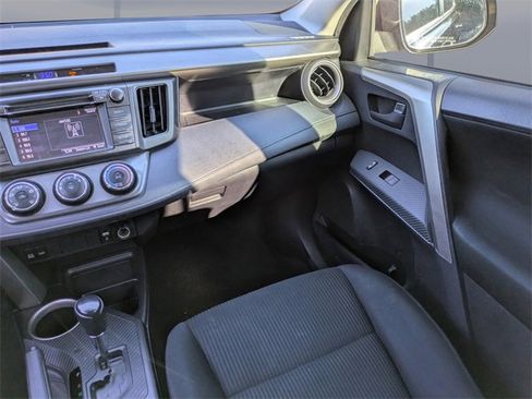 Used 2015 Toyota RAV4 LE image 18